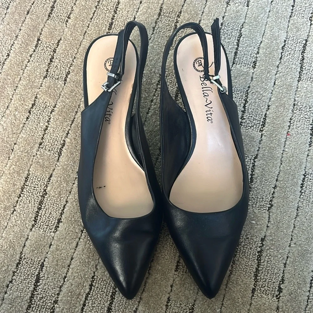 Bella Vita genuine leather pointed kitten heels black and cream